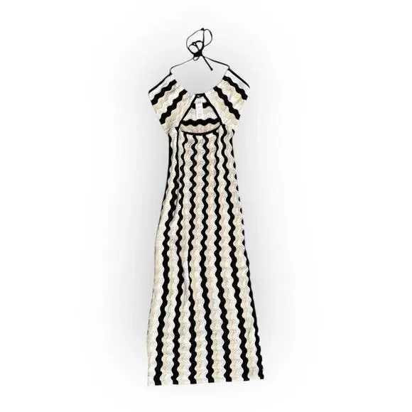 Elegant Black and White Swim Coverup - Picture 3 of 9